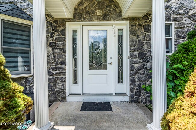 Foto del edificio - 219 Barnes Ln