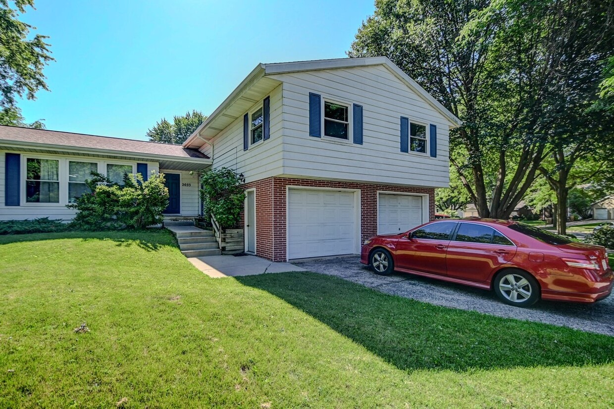 Primary Photo - 2035 Adderbury Ln
