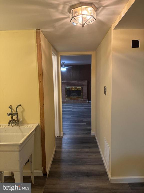 Foto del edificio - 8806 Braeside Dr