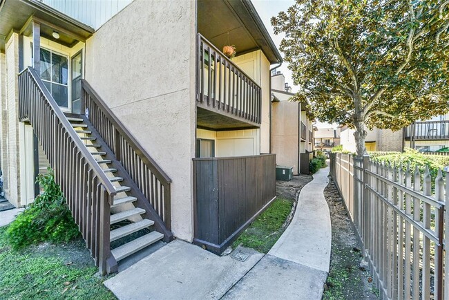 Building Photo - 1500 Bay Area Blvd