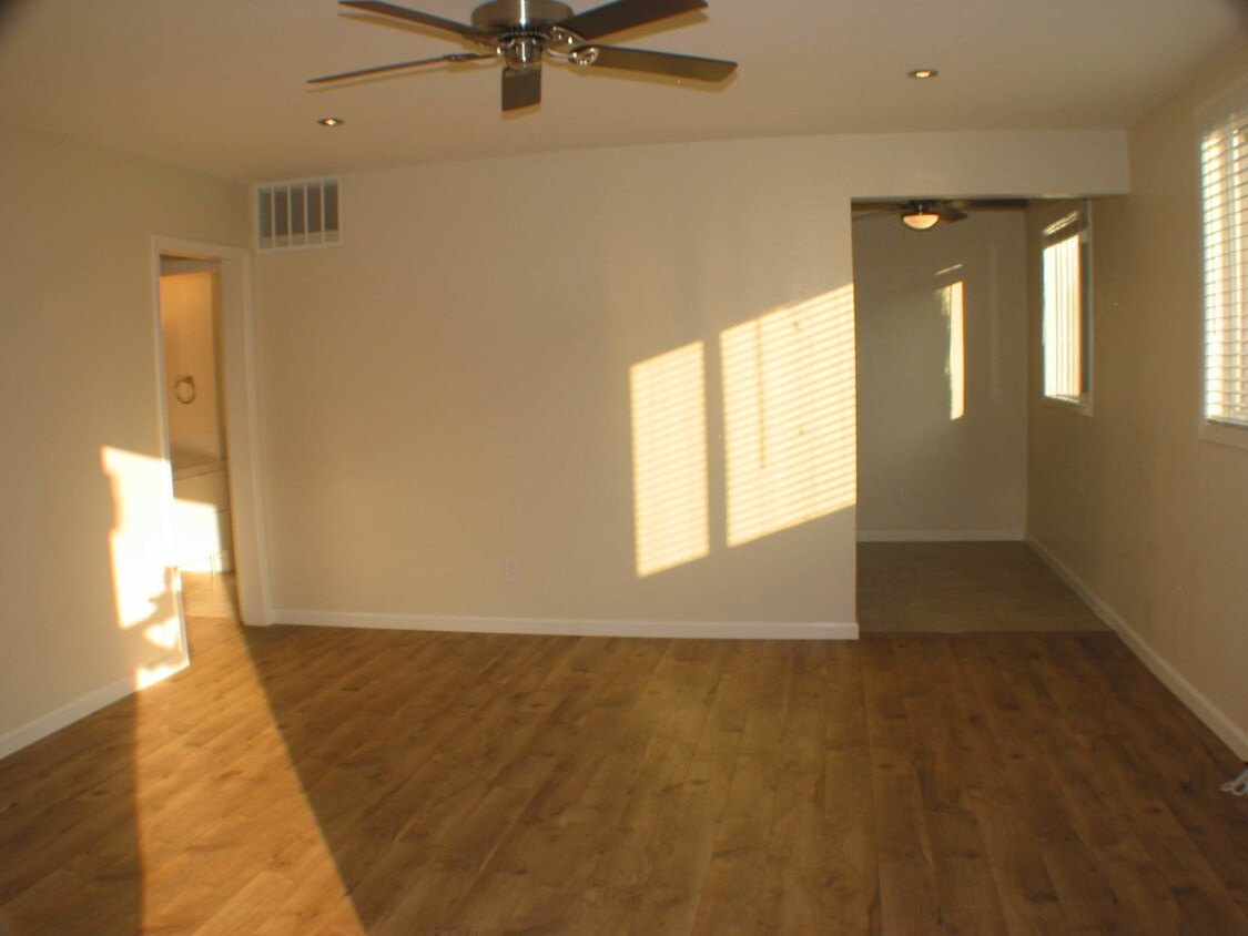 Foto principal - 3567 N E St