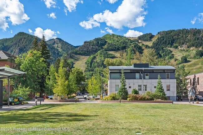 Building Photo - 434 E Main St