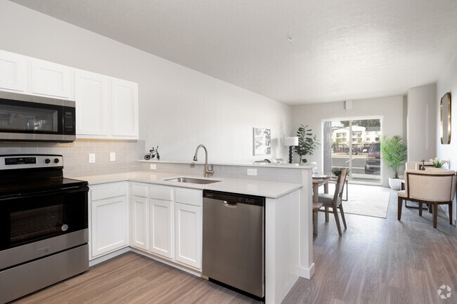 Interior Photo - Stone Creek Apartments