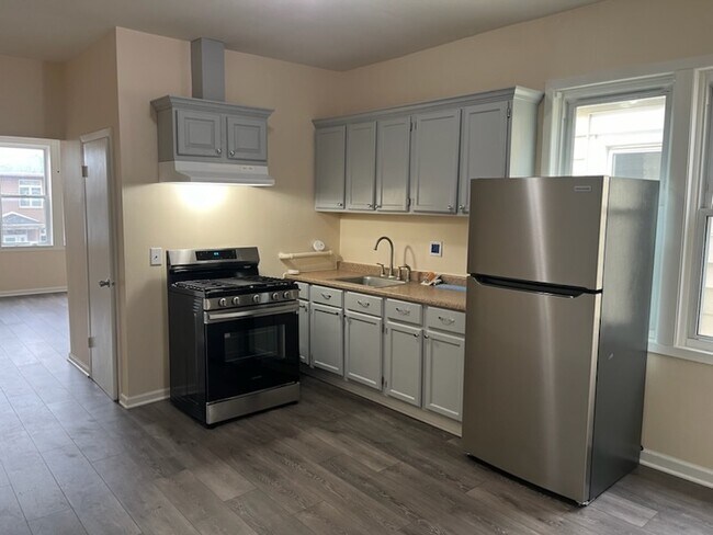 Foto del edificio - 4102 S Maplewood Ave