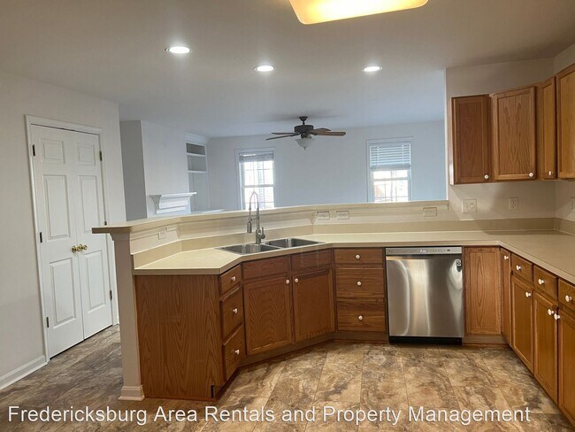 Foto del edificio - 3 br, 2.5 bath House - 3420 Lakeview Parkway