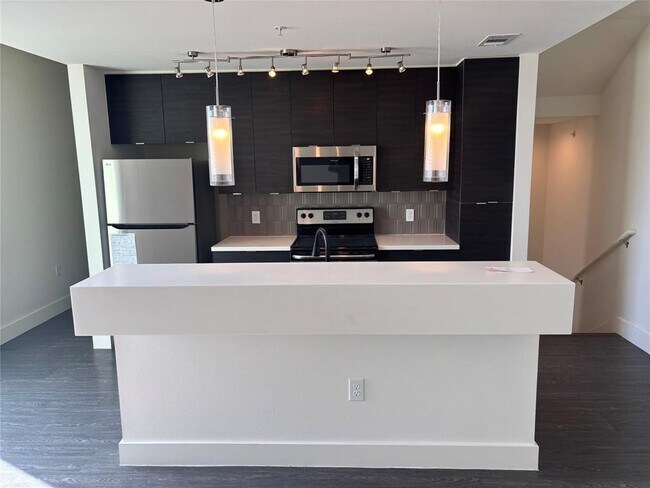Foto del edificio - 604 N Bluff Dr