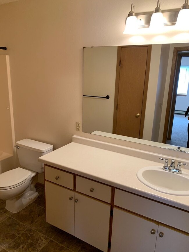Interior Photo - Lincoln Pointe