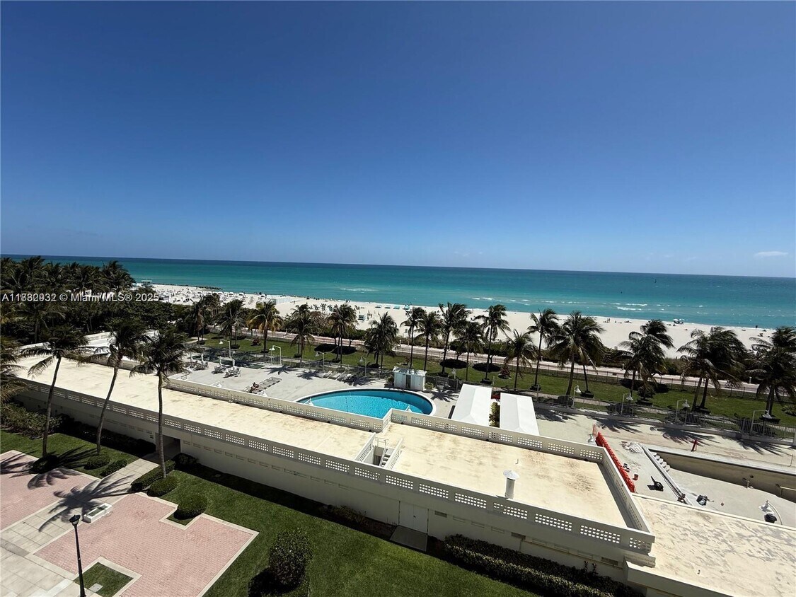 Primary Photo - 2899 Collins Ave