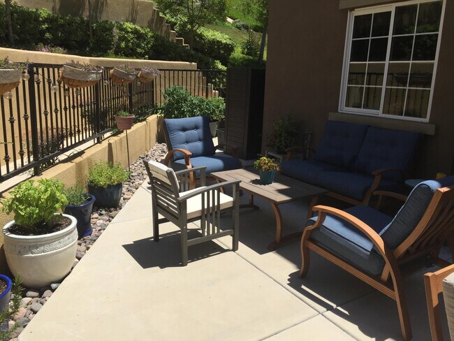 Foto del edificio - 391 East Hilltop Way