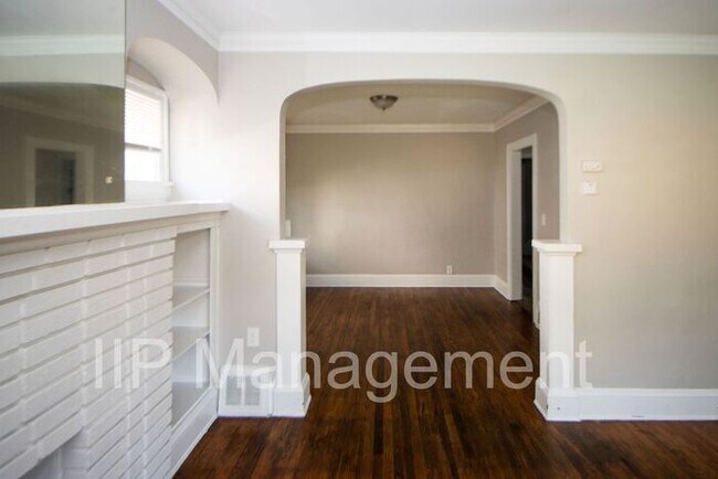 Building Photo - 4BR 2BA Single Family Home on Cleveland's ...