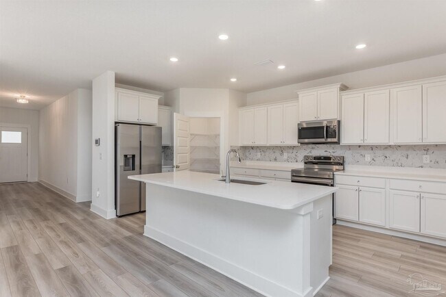 Building Photo - 874 Windhill Dr