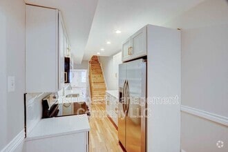 Building Photo - 203 S Regester St