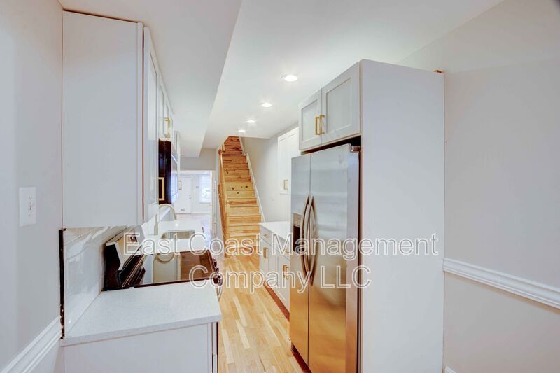 Primary Photo - 203 S Regester St