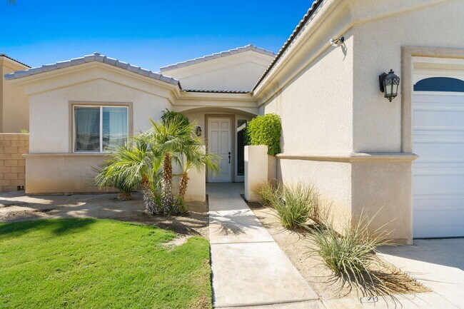 Building Photo - 79165 Olite Ct