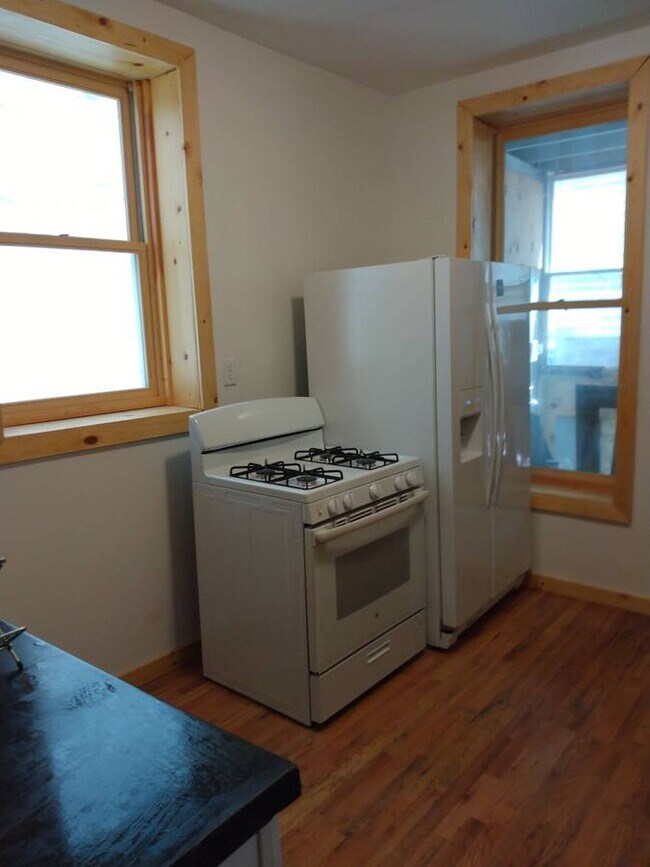 Building Photo - 2303 W Cullerton St