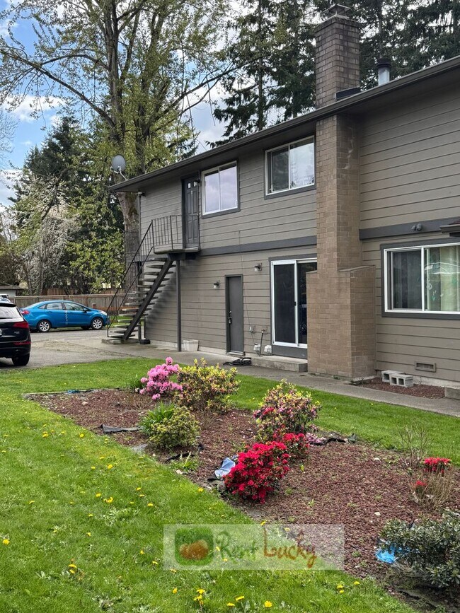 Building Photo - 217 Ellingson Dr