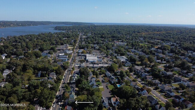 Foto del edificio - 516 River Rd