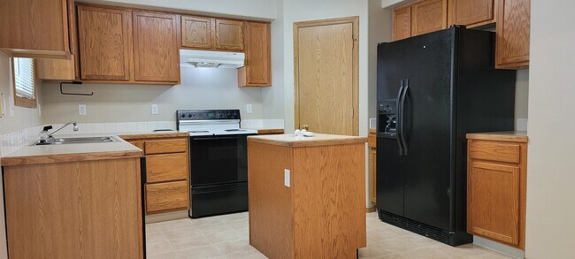 Foto del edificio - 5007 Pioneer Ave