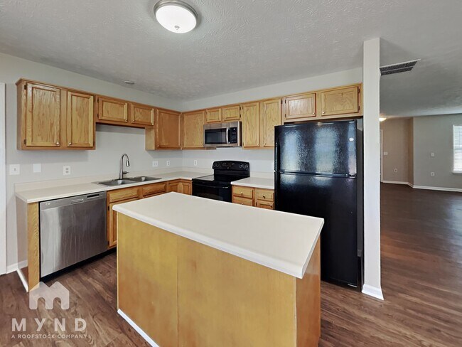 Building Photo - 4520 Woodland Ct