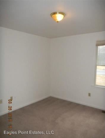 Building Photo - 5300 Russell Ct