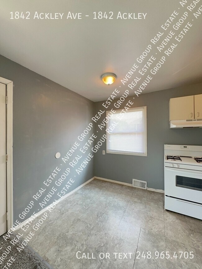 1842 Ackley Ave Unit 1842 Ackley, Westland, MI 48186 Room for Rent in