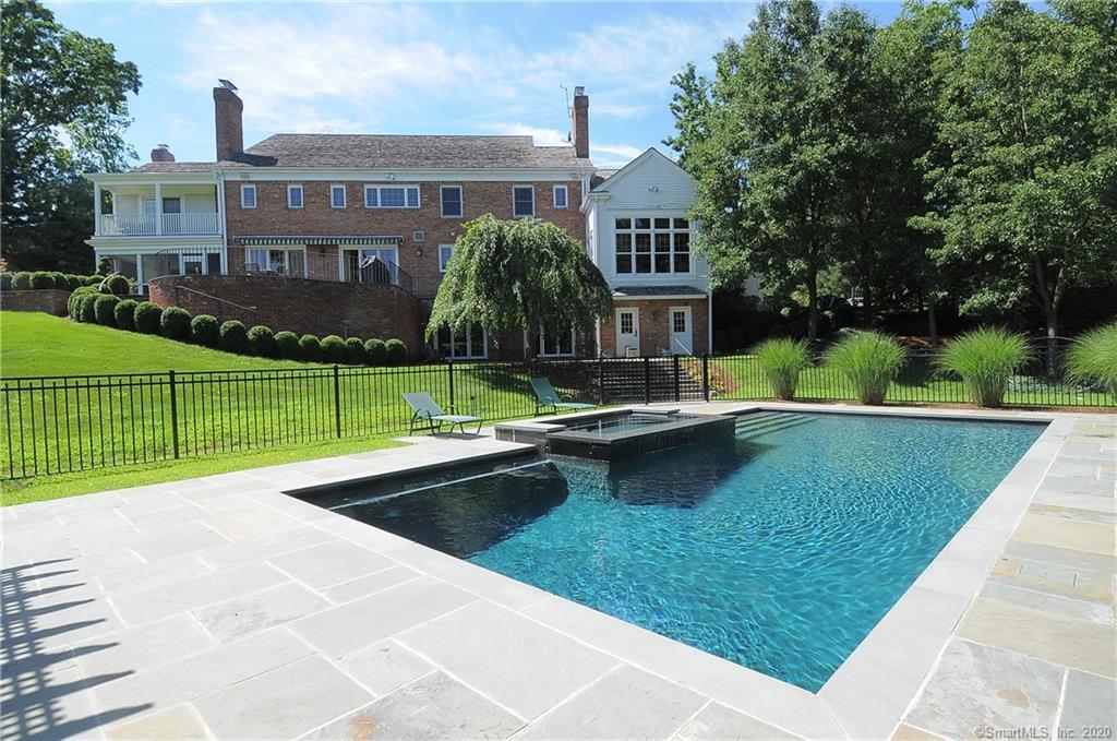 Primary Photo - 1 Wrenfield Ln