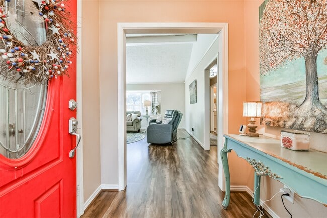 Building Photo - 3007 Chester Dr