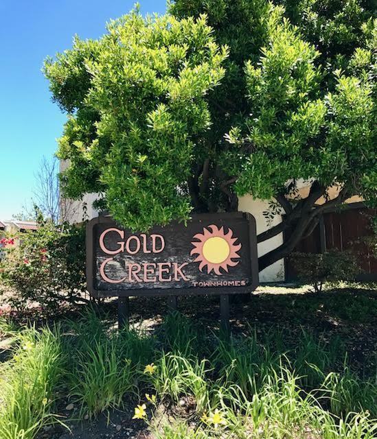 Foto del edificio - Enjoy the location and layout of this 2 BR, 1.5 BA at Gold Creek Townhomes.