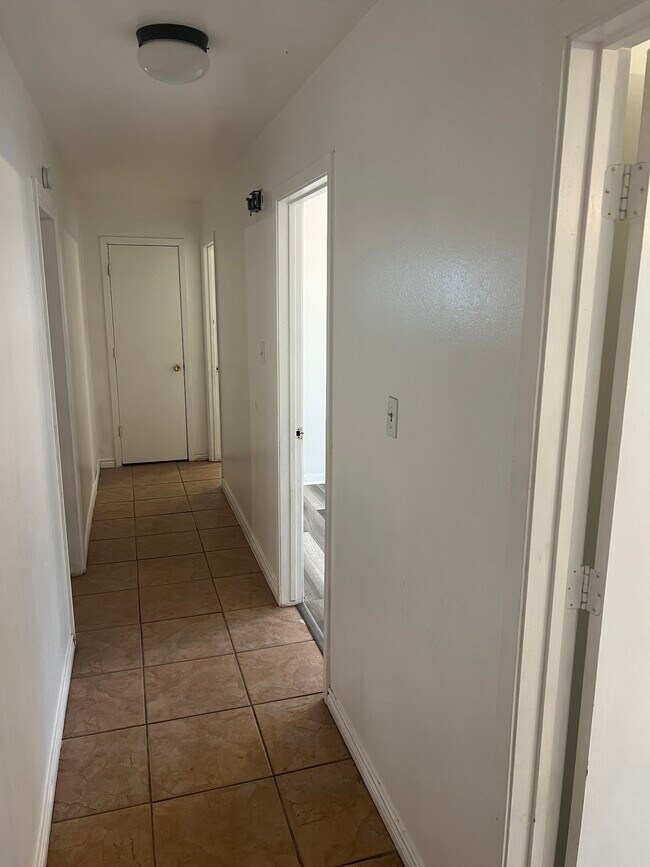 Foto del edificio - 3429 Bowling Ln