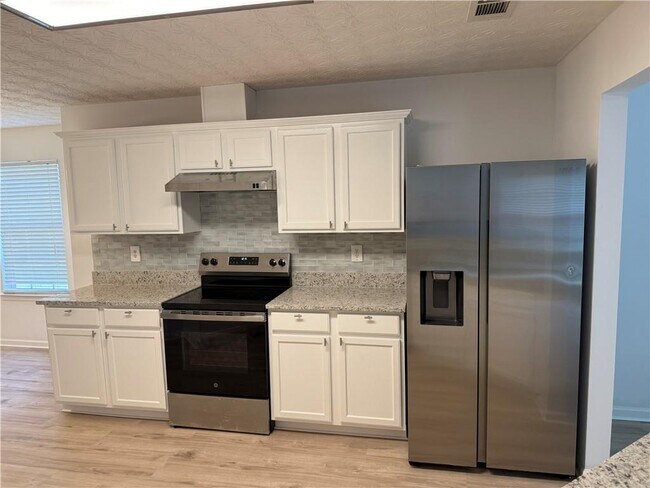 Foto del edificio - 3720 Crescent Walk Ln NE