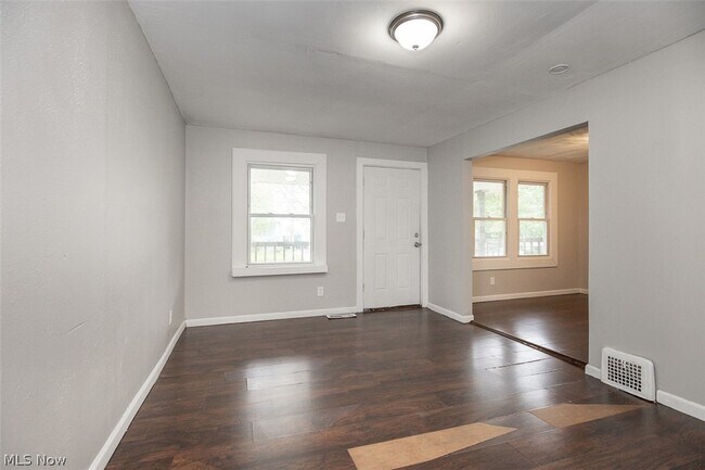 Building Photo - 3409 W 86th St