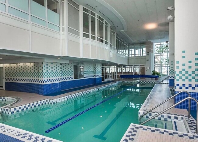 Building Photo - 100 Harborview Dr