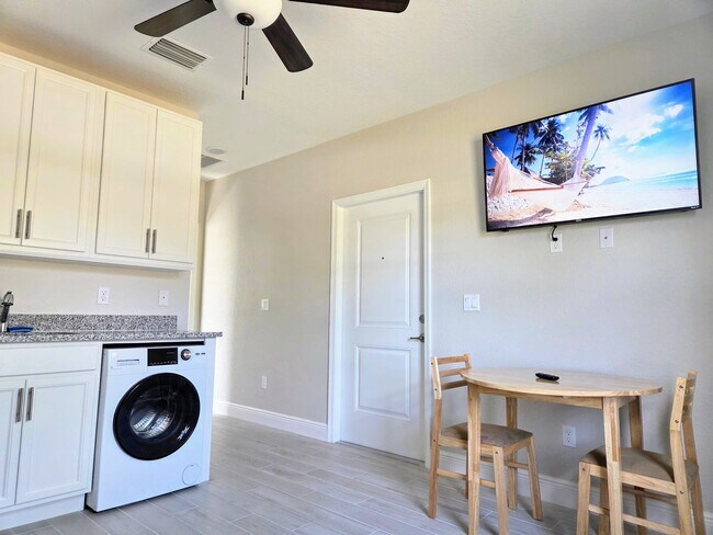 Foto del edificio - 4656 SW Lassiter Ter