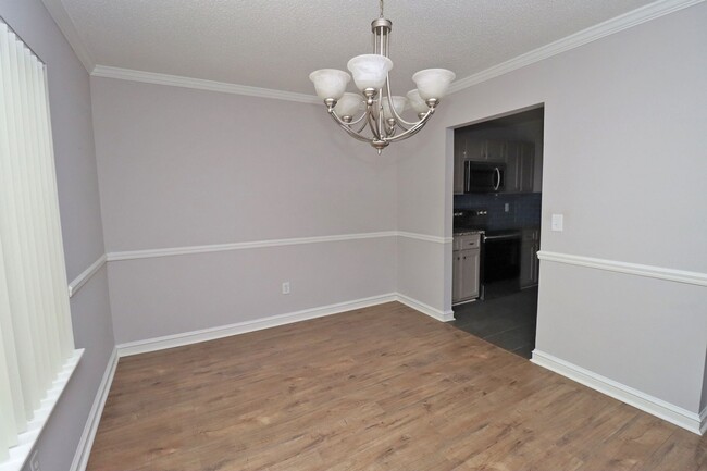 Foto del edificio - Beautifully updated condo for rent in hear...