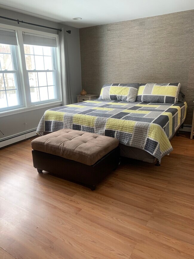 Master Bedroom - 52 W Central Ave