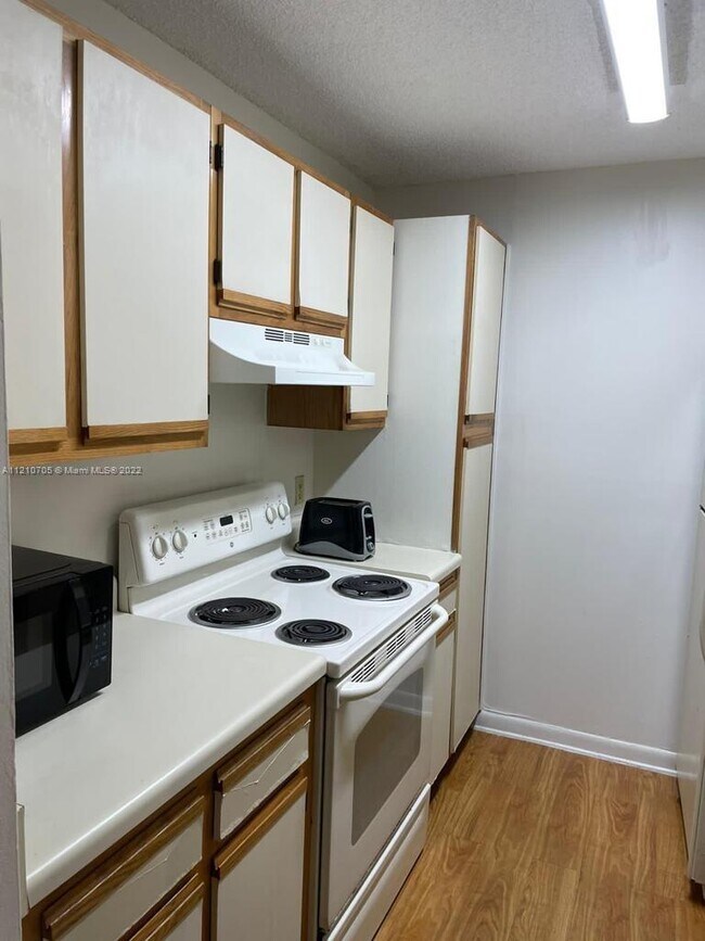 Building Photo - 4241 W McNab Rd