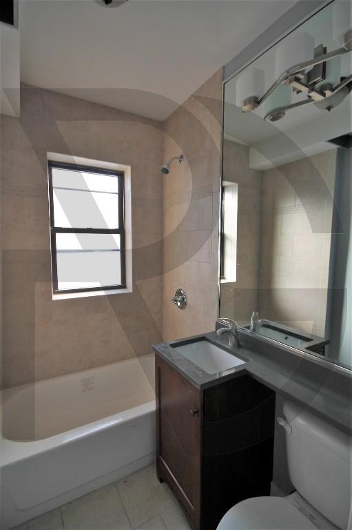 Building Photo - 1 bedroom in CHICAGO IL 60614