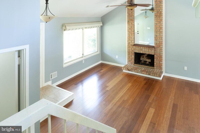 Building Photo - 6903 Vantage Dr