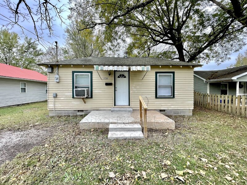 Primary Photo - 1732 W Thoman St