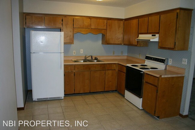 Building Photo - 3 br, 1 bath House - 880 AMOS STREET