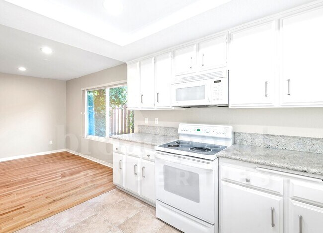 Building Photo - 12545 Camino Emparrado
