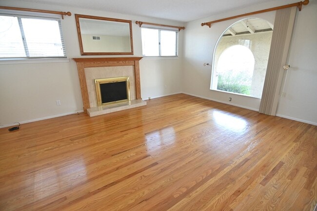 Photo - Beautiful 4 bedroom 2 bathroom home for the New Year!