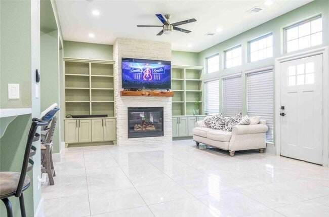 Foto del edificio - 9233 Kentshire Dr