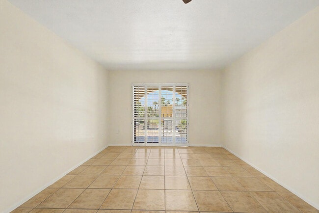 Foto del edificio - 3033 E Devonshire Ave