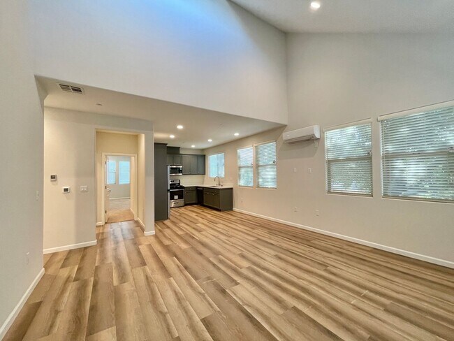 Foto del edificio - Newer Napa 2 Bedroom 2 Bathroom Condo; Both Bedrooms En-Suite