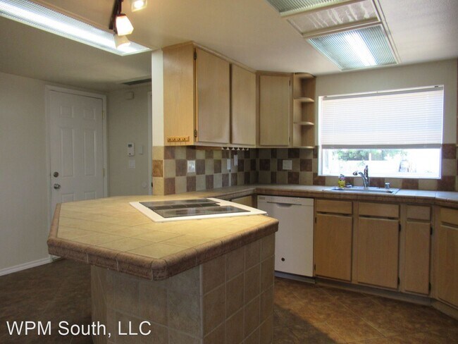 Building Photo - 3 br, 2 bath House - 1318 S. Highland Ave
