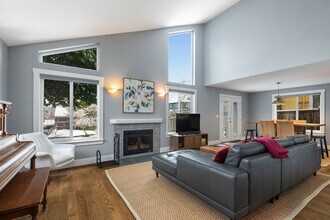 Building Photo - 10433 67th Ave S