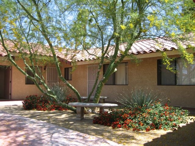 Primary Photo - 44600-44620 San Rafael Ave