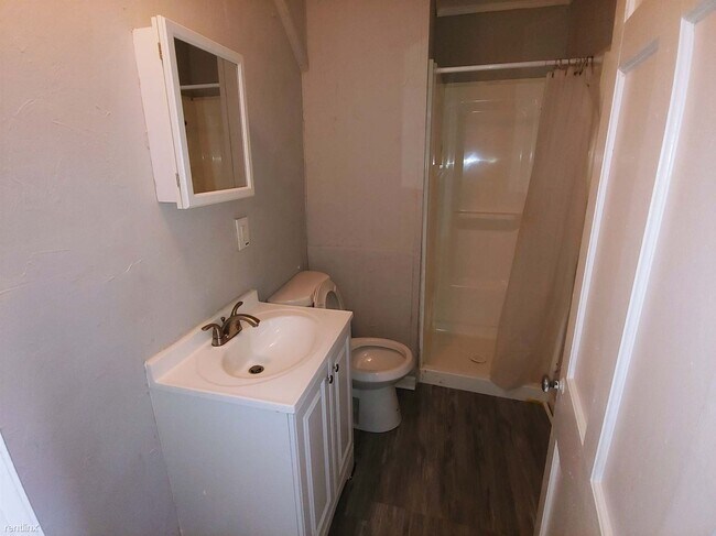 Foto del edificio - 3 br, 1 bath Triplex - 1414 East 110th Str...