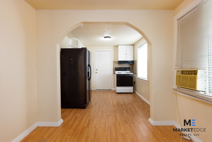 Primary Photo - 1Bed/1Bath at Thomas/32nd! Move-In Ready!